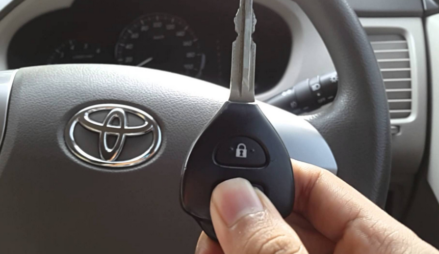  Fungsi Dan Cara Penggunaan Tombol Pada Remote Mobil Toyota 