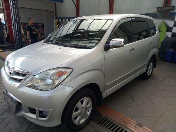 Legenda Jalanan: Mengenal Toyota Avanza 2001, Mobil Keluarga Ikonik Indonesia