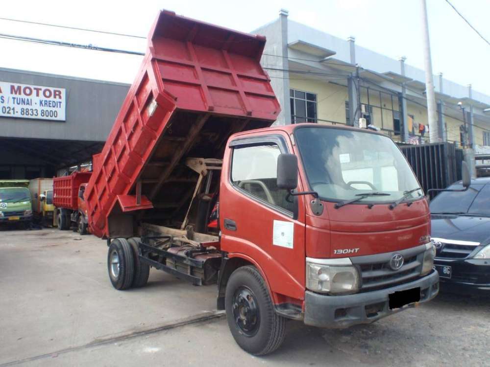 Toyota Dyna bebas kecelakaan 741320