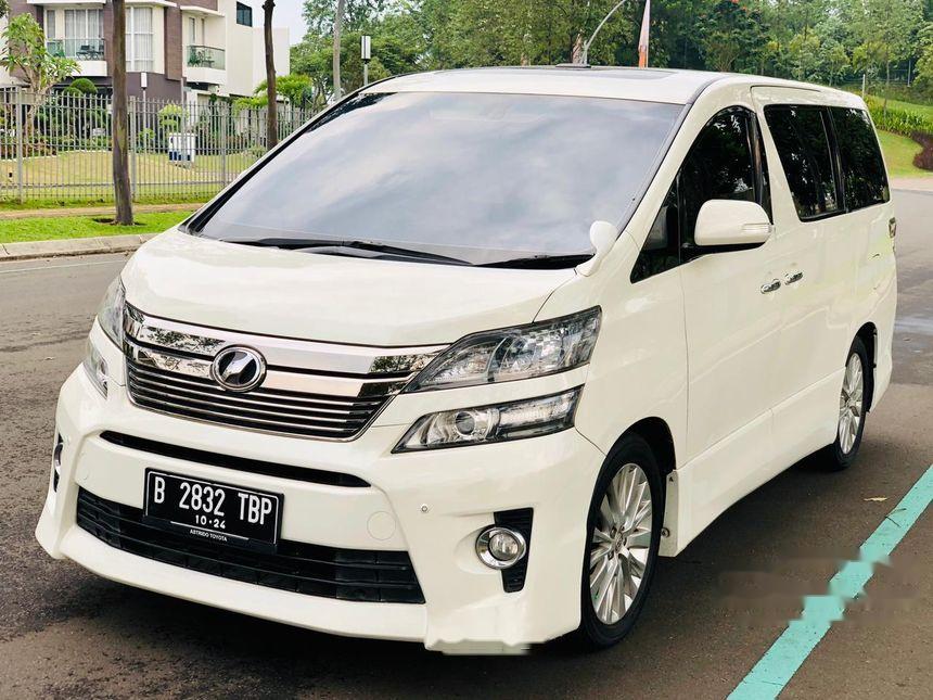 Toyota vellfire 2014