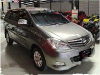 Butuh uang jual cepat Toyota Kijang Innova 2010