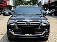Butuh uang jual cepat Toyota Land Cruiser 2020
