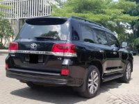 Toyota Land Cruiser VX-R bebas kecelakaan