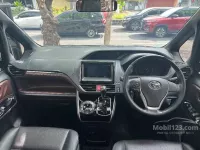 Toyota Voxy dijual cepat