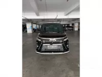 Butuh uang jual cepat Toyota Voxy 2018