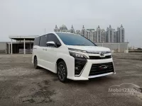 Butuh uang jual cepat Toyota Voxy 2018
