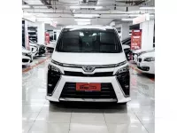 Toyota Voxy 2.0 A/T bebas kecelakaan