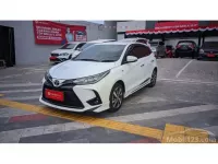 Butuh uang jual cepat Toyota Yaris 2021