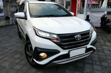 Jual Toyota Rush TRD Sportivo Manual 2018 Putih Asli Bali 331284