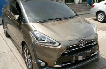 Toyota Sienta Q CVT 1.5 matic 2017