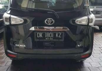 Toyota Sienta V manual 2017 asli Bali