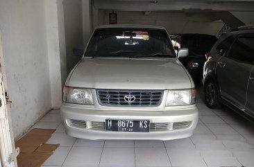 Toyota Kijang LX 2000 MPV