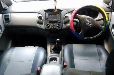 Toyota Kijang Innova E 2005 MPV