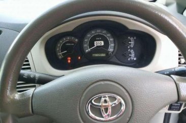 Toyota Kijang Innova E + plus 2010