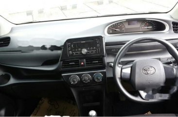 Toyota Sienta E 2017 