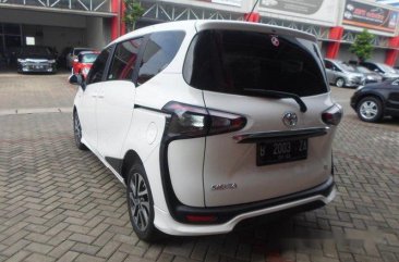 Toyota Sienta Q 2016