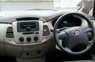 Toyota Kijang Innova E 2014 