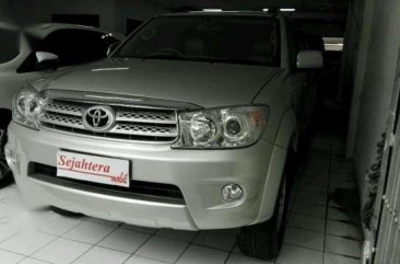 Toyota Fortuner Luxury 2.7 automatic 2008