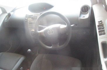 Toyota Yaris E 2013