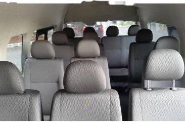 Toyota Hiace High Grade Commuter 2017 Van