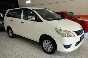  Toyota Kijang Innova 2.0 J 2012