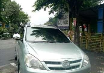 TOYOTA KIJANG INNOVA V LUXURY 2005 