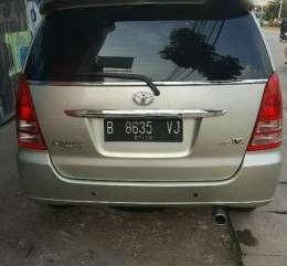 Toyota Kijang Innova V 2005