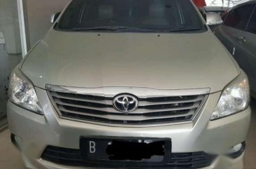 Toyota Kijang Innova G 2.0 Bensin A/T 2011 Silver Metalik