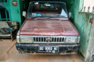 Menjual Mobil Toyota  Kijang Pick Up Tahun 1995