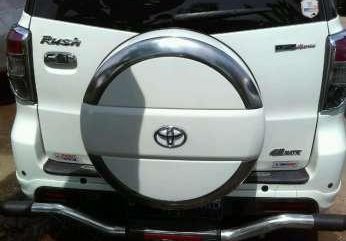 Dijual Mobil Toyota Rush S SUV Tahun 2012
