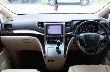 Dijual mobil Toyota Alphard X X 2012 MPV