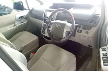 Dijual Toyota Nav1 V 2013
