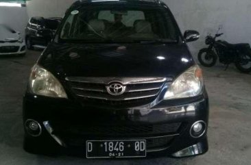 Dijual Mobil Toyota Avanza S 2013