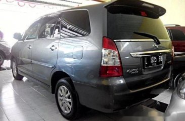  Toyota Kijang Innova V 2012