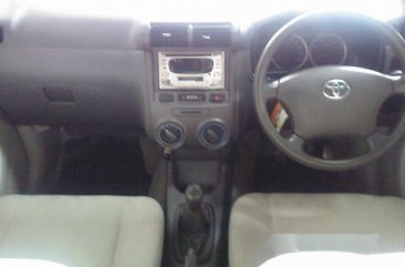  Toyota Avanza G 2010