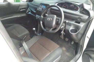 Dijual Mobil Toyota Sienta E 2017 