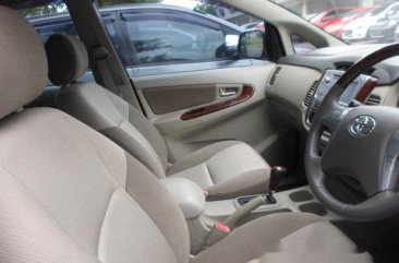 Toyota Kijang Innova 2.0 V 2013