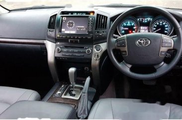 Dijual mobil Toyota Land Cruiser Full Spec E 2011 SUV