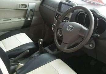 Jual Mobil Toyota Rush  S MT Tahun 2011 Hitam Tangan Pertama Orisinil Mulus