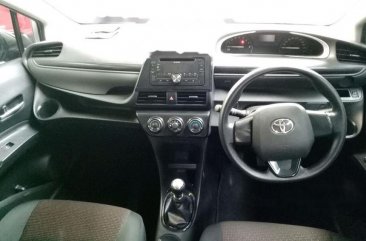 Dijual mobil Toyota Sienta E 2017 MPV