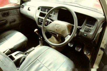 Toyota Kijang 2.4 LSX 2002