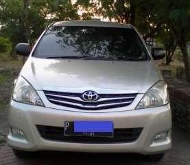 2011 Toyota Kijang Innova 2.0 J dijual