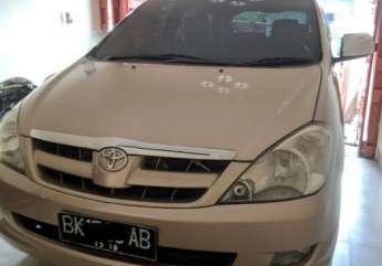 2004 Toyota Kijang Innova 2.0 V Bensin dijual