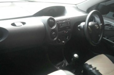 Toyota Etios Valco E 2013 Hatchback dijual