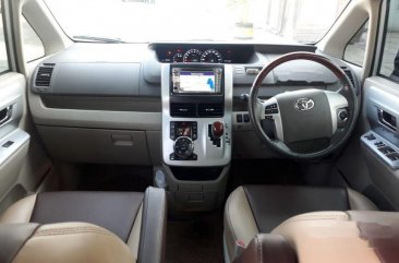 Toyota NAV1 Luxury V 2013 MPV dijual