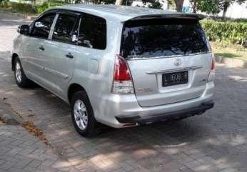 2011 Toyota Kijang Innova E dijual