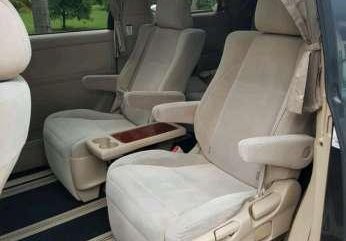 Toyota Alphard S Minivan Tahun 2010 Dijual