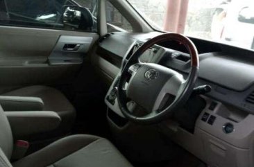 Toyota NAV1 V AT 2013 Dijual