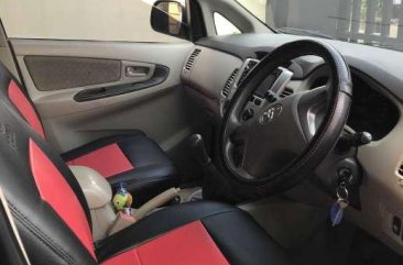 Dijual Toyota Kijang Innova 2012