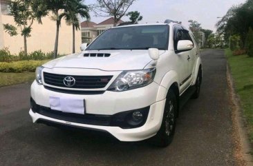 Toyota Fortuner G TRD 2015 putih